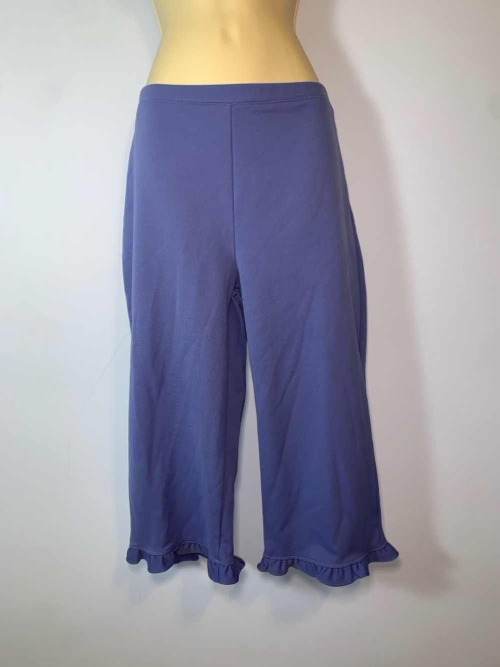 Express vintage Purple pull on capris with ruffle trim girly feminine cute large